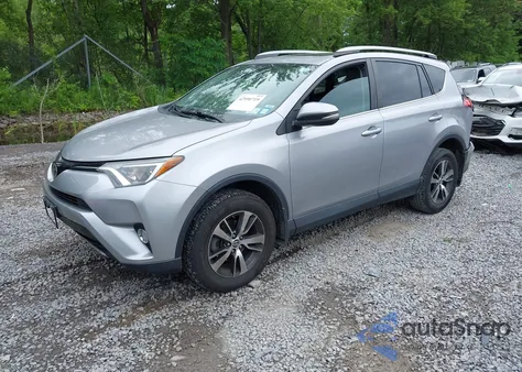 2017 Toyota Rav4 Xle z USA, uszkodzony, nr VIN 2T3RFREV6HW673140
